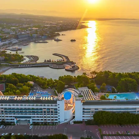 A Good Life Utopia Family Hotell